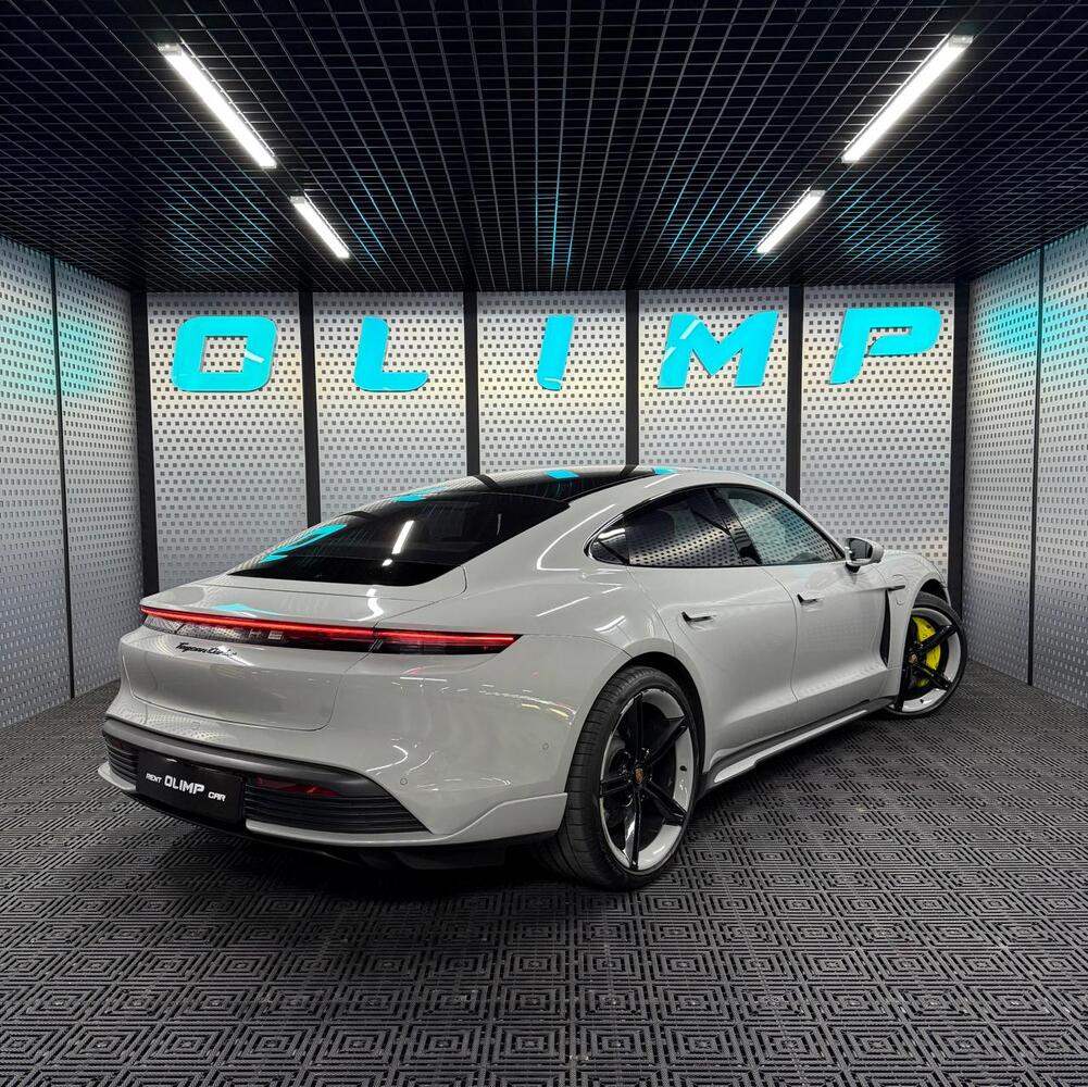 Porsche Taycan Turbo
