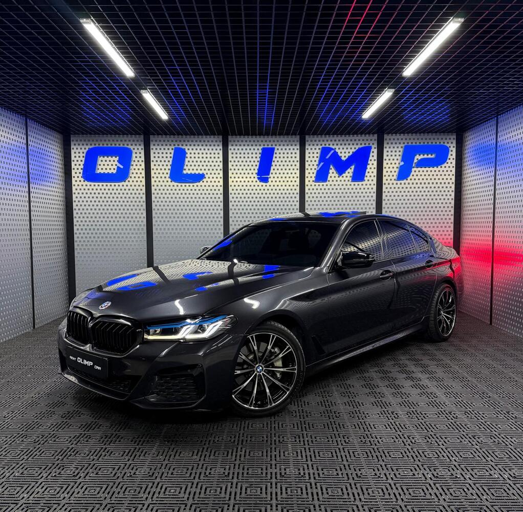 BMW G30