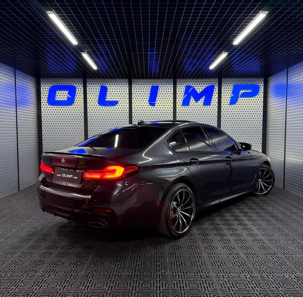 BMW G30