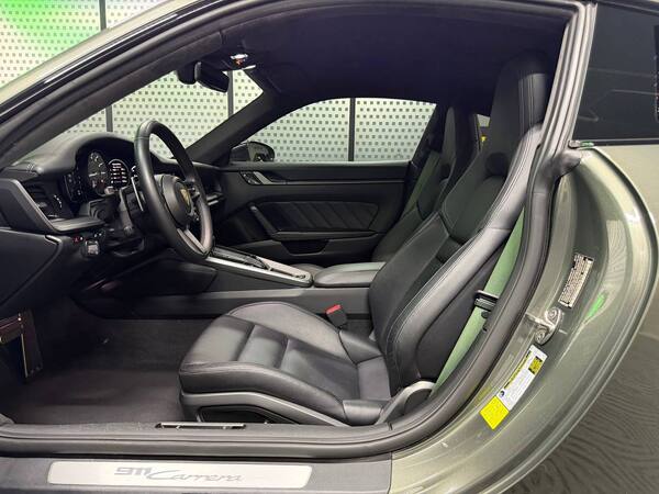 Porsche 911 Carrera