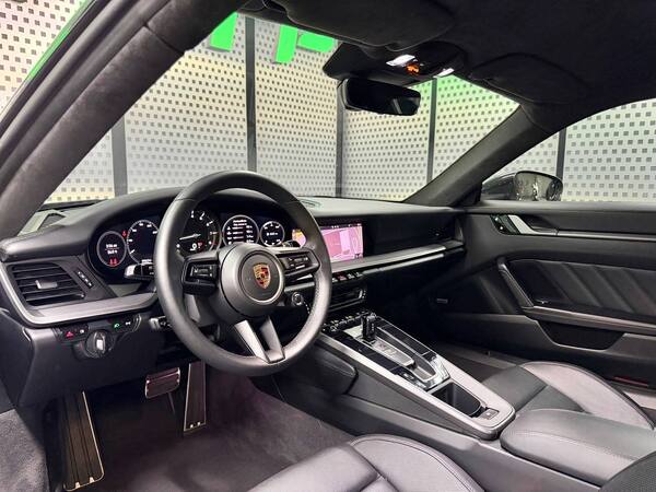 Porsche 911 Carrera