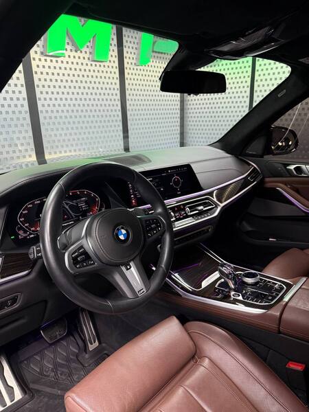 BMW X7 M50D