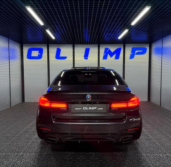 BMW G30