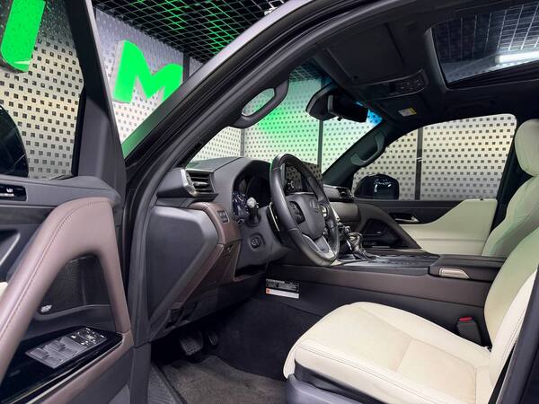 Lexus LX 500