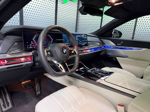 BMW M760I