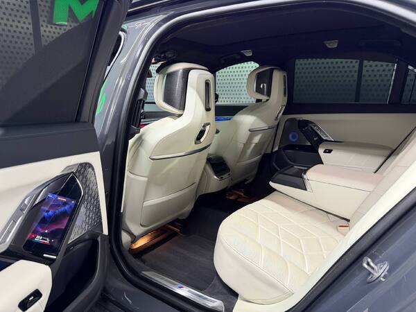 BMW M760I