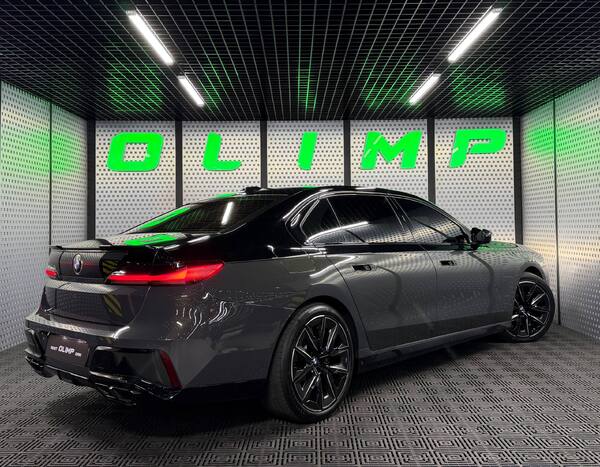 BMW M760I